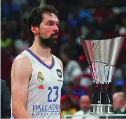  ?? EFE ?? Llull se lamenta después de que el Madrid fuera derrotado