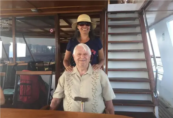  ?? CORTESÍA ?? Doña Flora Sandoval y su esposo, don Iván, quien el 24 de mayo cumplirá 80 años, regresaron al país luego de vivir cuatro años y medio en el extranjero. Decidieron volver a Costa Rica “por el clima y por los nietos”. Aquí, dicen, están cómodos.