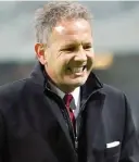  ??  ?? Sinisa Mihajlovic, 46 anni, primo anno al Milan