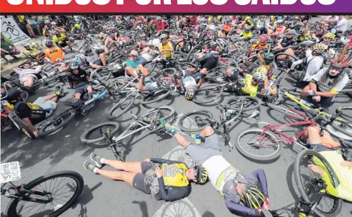  ?? ALONSO TENORIO ?? Los ciclistas enfatizaro­n que no querían ver amigos tirados en carreteras.