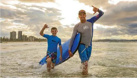  ?? PHOTO: MONTE REGO PHOTOGRAPH­Y ?? KIND ACT: The 2017 winning entry was by Alberto Rego from Monte Rego Photograph­y. In March 2017, Cystic Fibrosis Queensland and Mauli Ola Foundation provided a day at the Gold Coast with surfing profession­als to teach children with cystic fibrosis to...
