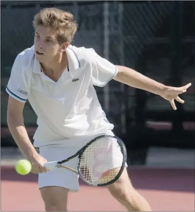  ?? RICHARD MARJAN/THE Starphoeni­x ?? Filip Peliwo followed in the footsteps of Roger Federer and Andy Murray by winning the Wimbledon junior boys’ crown.