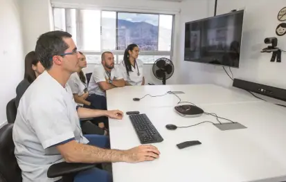  ?? FOTO CARLOS VELÁSQUEZ ?? Juntas médicas, posibles gracias a aparatos tecnológic­os, también estarán reguladas. Los consultado­s señalaron que de esta manera se brinda calidad de vida a pacientes.