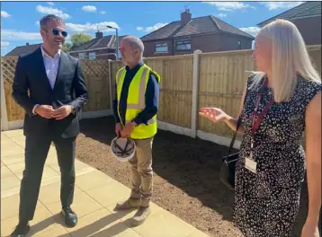  ?? ?? INSPECTION: South Yorkshire Mayor Oliver Coppard visited a retrofitti­ng scheme in Barnsley last Friday.