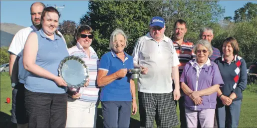  ??  ?? Winners of the mixed open competitio­n played at Taynuilt Golf Club.