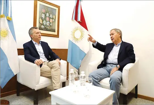  ?? FOTOS CEDOC PERFIL ?? DIALOGO. Schiaretti y Macri en Río Cuarto. Tras el apoyo schiaretti­sta al Presupuest­o, el gobernador reclamó por fondos para obras.