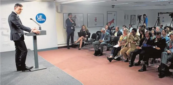  ??  ?? Pedro Sánchez, durante la rueda de prensa que ofreció ayer en Bruselas tras el Consejo Europeo