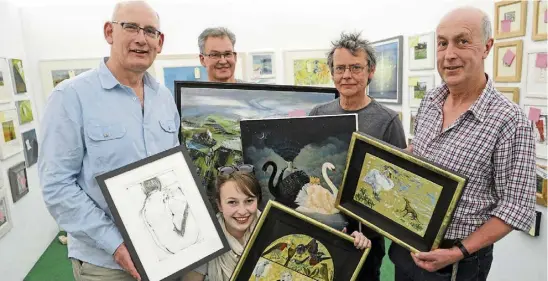  ?? ?? From left: Perth Festival of the Arts helpers Karl Stern, Hugh Maxwell, Flora Shedden, Hugh Goring and David Fleming in 2015.