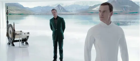  ?? Foto: 20th Century Fox ?? Michael Fassbender als Android Walter (rechts) trifft auf Android David (Michael Fassbender).
