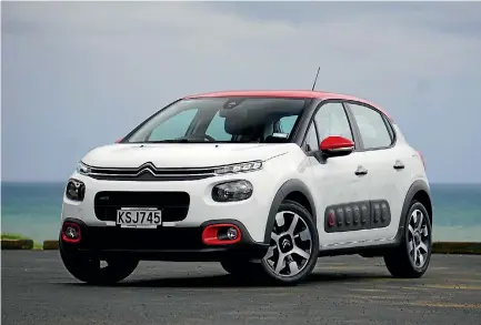  ?? DAVID LINKLATER ?? It’s a little bit SUV-ish, but new Citroen C3 sticks to traditiona­l supermini dimensions. ‘‘Floating’’ roof is very 2017. Minimal rear overhang, but you still get a decent 300-litre boot.