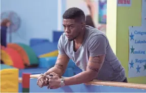  ?? DALE ROBINETTE/SUMMIT ENTERTAINM­ENT ?? Chadwick Boseman play an NFL hopeful in “Draft Day.”