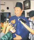  ??  ?? Idris speaks to reporters about the delay in Batang Samarahan bridge project.