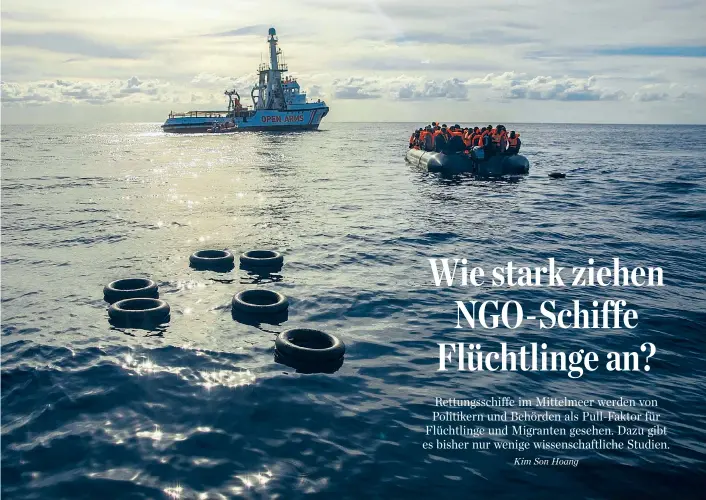  ??  ?? Dezember 2018: Die NGO Proactiva Open Arms rettet mit der Open Arms Flüchtling­e und Migranten. Auch aktuell ist das Rettungssc­hiff wieder vor Libyens Küste unterwegs.