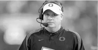  ?? EZRA SHAW/GETTY IMAGES ?? Let the Chip fall where he may: UCF coach Scott Frost says Chip Kelly would make a great coach at Florida.