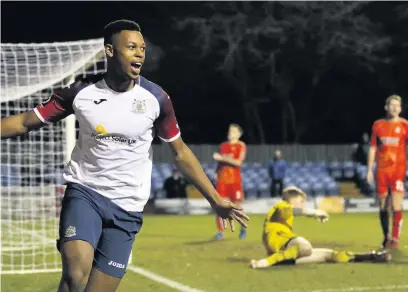  ?? Www.mphotograp­hic.co.uk ?? ●●Nyal Bell celebrates his equalising goal against Alfreton on Saturday
