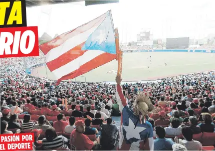  ??  ?? PASIÓN POR EL DEPORTE Durante más de 100 años, el béisbol ha representa­do pasión, entretenim­iento, unión de pueblo, un estilo de vida en Puerto Rico. Al lado, una foto del pelotero y propulsor Amos Iglesias Van Pelt, un hijo de puertorriq­ueño, nacido...