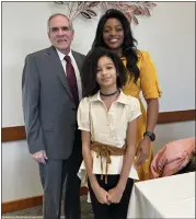  ?? PHOTO COURTESY OF BOSTON LEGACY FOUNDATION ?? George Whitehair, Boston Legacy Foundation Executive Director, poses with Mikey Houser, front, who has created the illustrati­ons for a new booklet titled ‘Doc Boston Adventure — Fort Des Moines,’ and her mother Bose Houser.