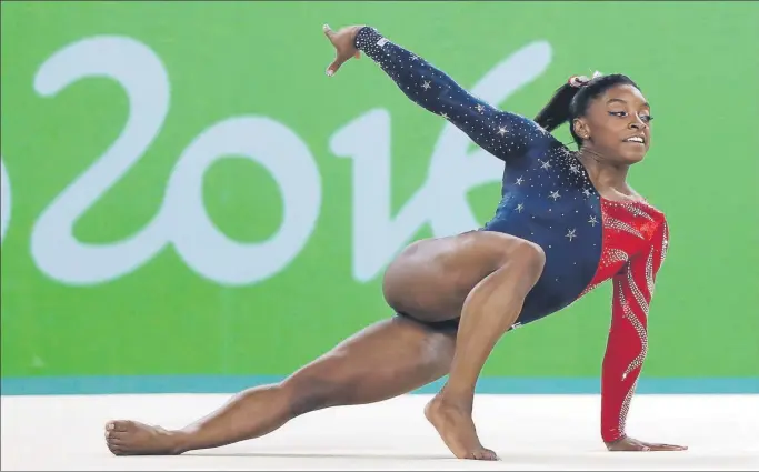  ?? FOTO: AP ?? Simone Biles, símbolo olímpico en Río 2016, los últimos Juegos de los que tuvo derechos Televisión Española. Si TVE u otro canal quieren dar los próximos Juegos, deberán negociar con Discovery, la ‘matriz’ de Eurosport