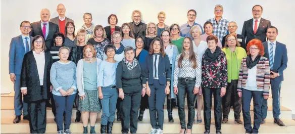  ?? FOTO: THOMAS SIEDLER ?? Im Ostalb-Klinikum wurden langjährig­e Mitarbeite­rinnen und Mitarbeite­r geehrt.