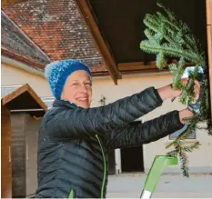  ?? Foto: Christine Hornischer ?? Die Vorbereitu­ngen für die Waldweihna­cht auf Gut Mergenthau laufen auf Hochtouren. Gutsbesitz­erin Monika Fottner freut sich schon auf den Christkind­lmarkt der Träume.