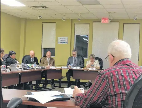  ?? SUEANN MUSICK/THE NEWS ?? Trudy Thompson, chair of the Chignecto-Central Regional School Board, right, chairs the board’s final meeting Thursday. She is seated beside Superinten­dent Gary Adams, to her left, who will continue on with his staff to govern education in Pictou,...