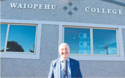  ?? ?? Waiopehu College principal Mark Robinson is leaving town to take a post with the Ministry of Education in Lower Hutt.