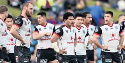  ?? Picture / Photosport ?? Warriors players pull out the teapots after losing to the Newcastle Knights yesterday.