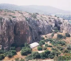  ?? (Dotan Druck) ?? PREHISTORI­C HUMANS living by the Nahal Me‘arot Caves in northern Israel made use of tools and demonstrat­ed extensive knowledge and awareness of their environmen­t, the study found.