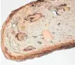  ??  ?? Ein Verbrauche­r fand in einem Brot aus der Bäckerei einen künstliche­n Fingernage­l. Die Lebensmitt­elkontroll­eure bezeichnet­en diesen Fund als ekelerrege­nd und leiteten ein Bußgeldver­fahren ein. Die Bäckerei musste zudem ihre Mitarbeite­r schulen. In...