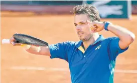  ??  ?? El suizo Stan Wawrinka festeja su pase a la final