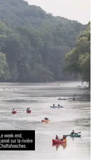  ??  ?? Le week-end, canoë sur la rivière Chattahooc­hee.