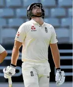  ??  ?? England batsman Dawid Malan is livid at himself after Tim Southee removed him in the second innings for 23 at Eden Park.