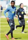  ?? Foto: nordphoto ?? Ein selbst aufgenomme­nes Video von Salomon Kalou zeigt, dass einige FußballPro­fis die Abstandsre­geln offenbar nicht ernst nehmen.