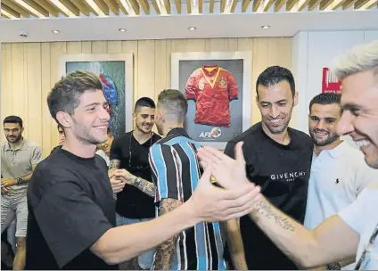  ?? FOTO: AFE ?? Sergi Roberto, Busquets, Nacho y Joaquín fueron algunos de los capitanes que se reunieron en la sede de la AFE en la Gran Vía madrileña