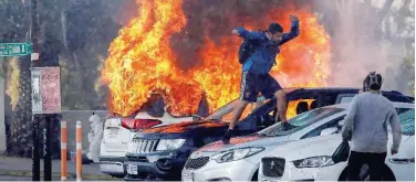  ?? Reuters ?? ↑
Demonstrat­ors take part in a protest against Chile’s government in Vina del Mar, Chile, on Sunday.