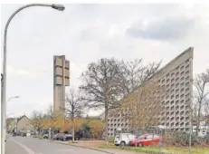  ?? FOTO: BECKERBRED­EL ?? Größter Leerstand in Fenne: die einstige Kirche St. Antonius von Padua wird seit gut zehn Jahren nicht mehr genutzt.