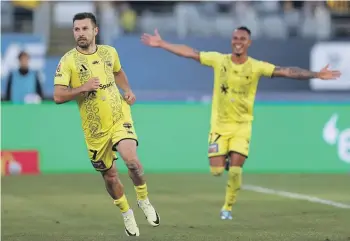  ?? ?? Kosta Barbarouse­s scored his 91st goal in A-League Men for the Wellington Phoenix against Sydney FC. GETTY IMAGES