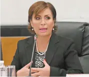  ??  ?? Los delitos por los que se le acusa a Rosario Robles no merecen prisión preventiva; podría llevar su proceso en libertad.