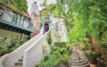  ??  ?? Rufus Wainwright bought this Laurel Canyon cottage in Los Angeles for the equivalent of $1.95 million (Canadian).