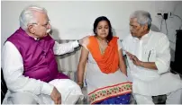  ?? PTI ?? Haryana Chief Minister Manohar Lal Khattar consoling the mother of Pradyumna, the student who was murdered at Ryan Internatio­nal School recently, at Bhondsi in Gurugram on Friday. —