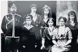  ??  ?? Bullets and bayonets: Tsar Nicholas II with Alexandra and their five children in 1915