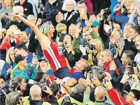  ?? Špotáková má z šesti šampionátů čtyři medaile: dvě zlaté a dvě stříbrné. FOTO ČTK/ AP ?? Dvojnásobn­á mistryně světa.