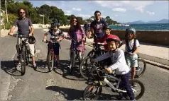  ?? (Photo doc. Ma. D.) ?? Pour la première édition de « Dimanche sur la corniche », ce week-end, toute la route sera réservée aux modes de déplacemen­t actifs, du parc de la Navale aux Sablettes, de  h à  h.