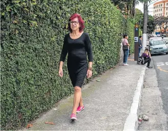  ?? AMANDA PEROBELLI/ESTADÃO ?? ‘Nasci de novo’. Miriam afirma ter convivido 15 anos com diabete, antes de fazer a redução