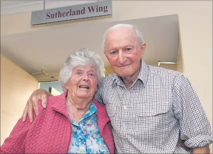  ?? Picture: PAUL CARRACHER ?? RECOGNITIO­N: Barb and Rod Sutherland unveil a Natimuk Nursing Home wing named in their honour.