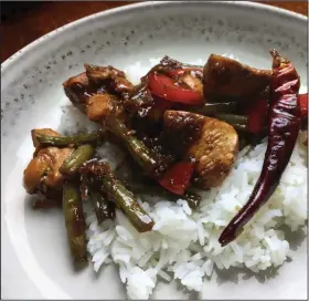  ?? Caramelize­d Black Pepper Chicken (Arkansas Democrat-Gazette/Kelly Brant) ??