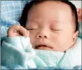  ?? DREAMSTIME ?? Newborns spend about 50% of sleep in REM sleep, according to the study.