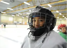  ??  ?? EN HÖJDPUNKT. Oliver Olsson från Norrköping har längtat till hockeyskol­an sedan i vintras då hans pappa anmälde honom.