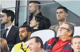  ?? AFP ?? El portugués Cristiano Ronaldo viendo a su equipo jugar en la Champions League.