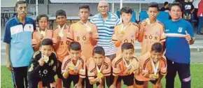  ??  ?? Bintang Biru celebrate their victory at the TNB Kilat Club field in Prai recently. PIC BY K. KANDIAH